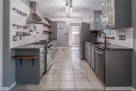 698 Apache Run, Macedonia, OH 44056 photo 10