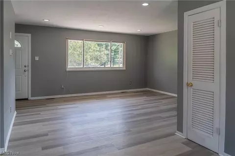 698 Apache Run, Macedonia, OH 44056 photo 7