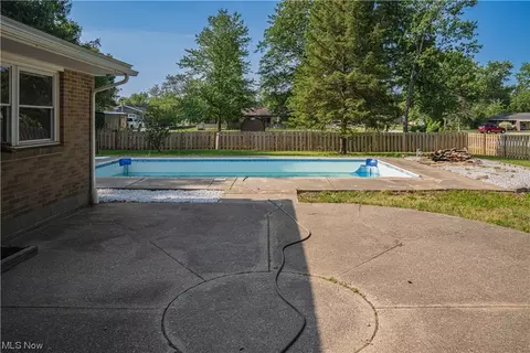 698 Apache Run, Macedonia, OH 44056 photo 6