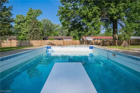 698 Apache Run, Macedonia, OH 44056 photo 5