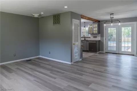 698 Apache Run, Macedonia, OH 44056 photo 8