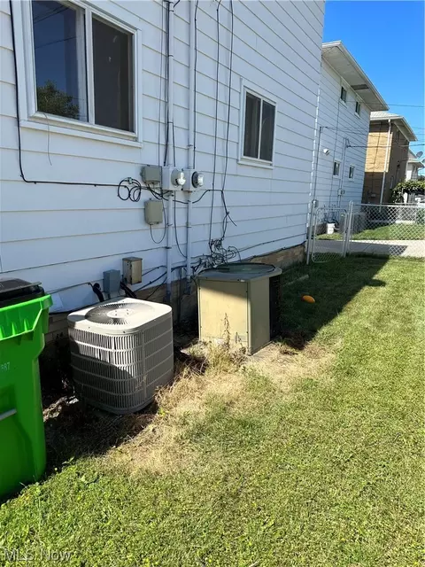 543 E 208th St, Euclid, OH 44119 photo 24