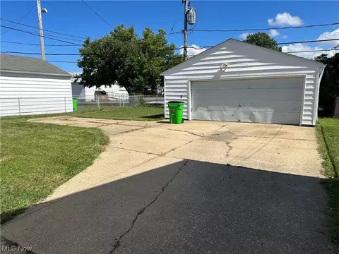 543 E 208th St, Euclid, OH 44119 photo 27