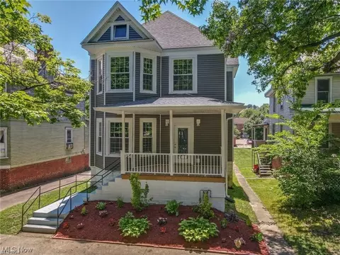 423 3rd St, Marietta, OH 45750