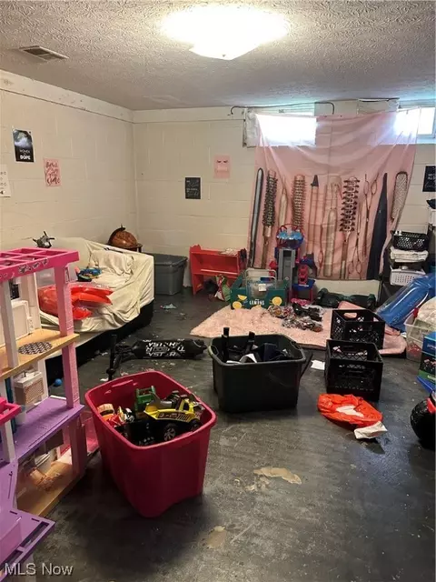 941 E 250th St, Euclid, OH 44132 photo 17