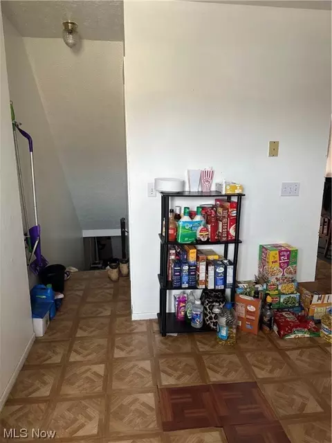 941 E 250th St, Euclid, OH 44132 photo 5