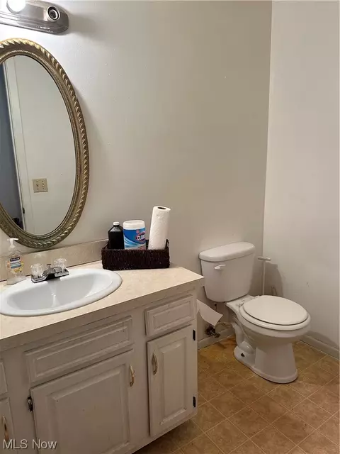 941 E 250th St, Euclid, OH 44132 photo 24