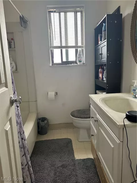 941 E 250th St, Euclid, OH 44132 photo 9
