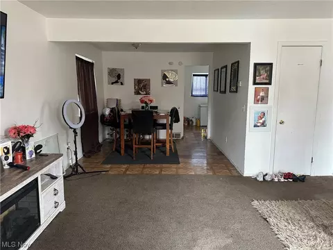 941 E 250th St, Euclid, OH 44132 photo 6
