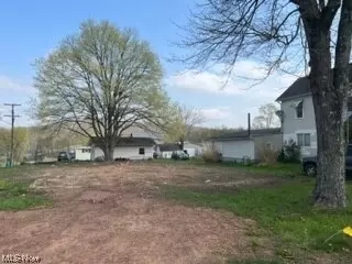 624 6th St, Bergholz, OH 43908