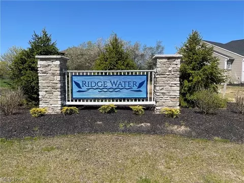 244 Silver Spring Cir, Elyria, OH 44035 photo 2