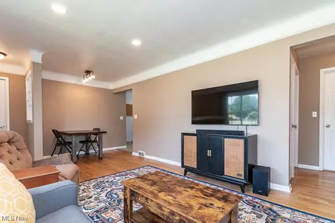 1766 Eldon Dr, Wickliffe, OH 44092 photo 3