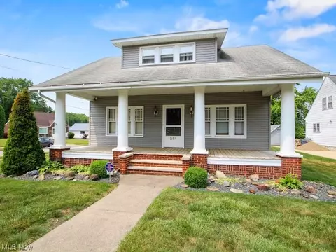 281 Center St, Struthers, OH 44471 photo 1