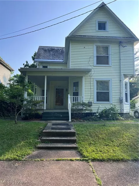 523 8th St, Marietta, OH 45750