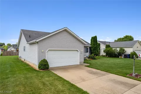 749 Timber Wolf Ln, Lagrange, OH 44050 photo 3