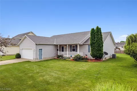 749 Timber Wolf Ln, Lagrange, OH 44050 photo 2