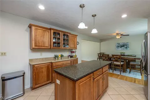 4424 Rollingview Dr, Seven Hills, OH 44131 photo 5