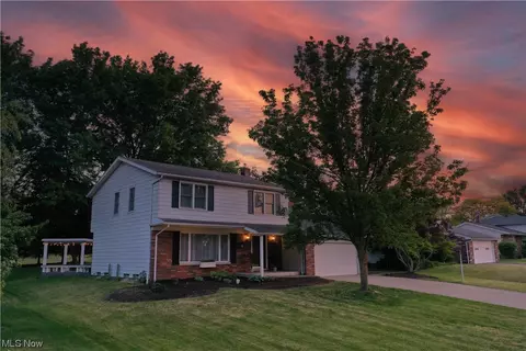 4424 Rollingview Dr, Seven Hills, OH 44131 photo 1