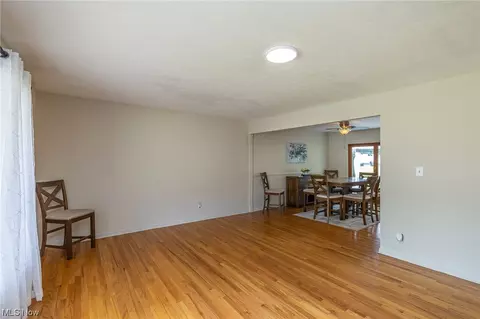4424 Rollingview Dr, Seven Hills, OH 44131 photo 9
