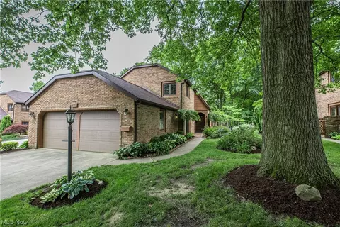283 Delaware Pl, Akron, OH 44303