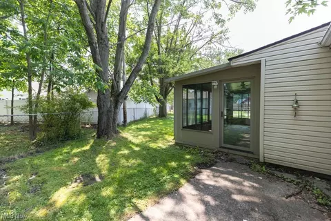 479 Olivet Dr, Elyria, OH 44035 photo 16