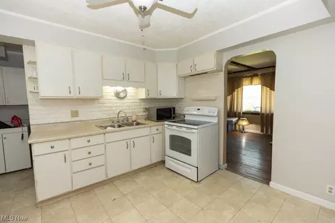 479 Olivet Dr, Elyria, OH 44035 photo 6
