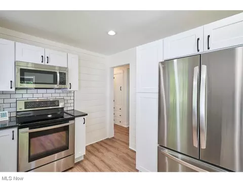 5907 Kellar Rd, New Franklin, OH 44319 photo 10