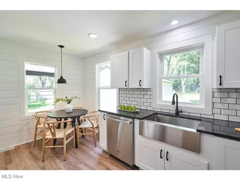 5907 Kellar Rd, New Franklin, OH 44319 photo 8