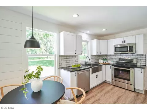 5907 Kellar Rd, New Franklin, OH 44319 photo 9