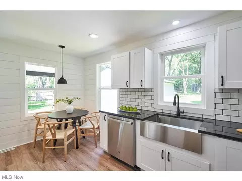 5907 Kellar Rd, New Franklin, OH 44319 photo 8