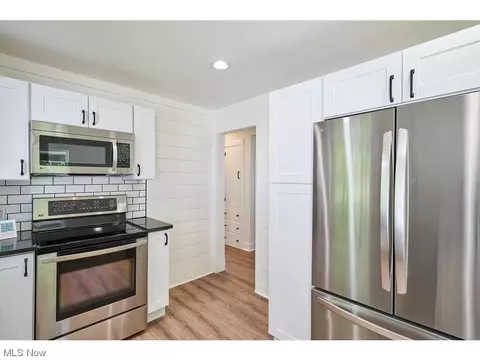 5907 Kellar Rd, New Franklin, OH 44319 photo 10