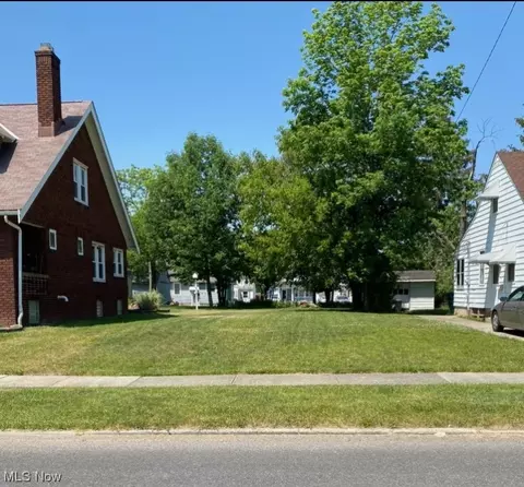 5250 Thomas, Maple Heights, OH 44137 photo 1