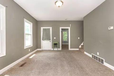 172 Beech St, Berea, OH 44017 photo 4
