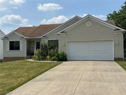 6573 Carriage Lane Ave NE, Canton, OH 44721