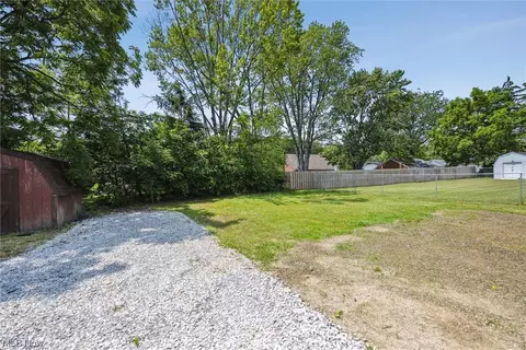 581 Longfellow Dr, Berea, OH 44017 photo 30