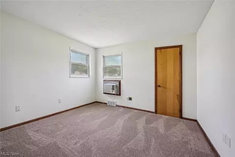 581 Longfellow Dr, Berea, OH 44017 photo 17