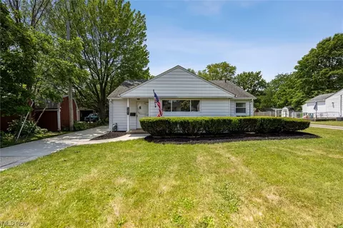 581 Longfellow Dr, Berea, OH 44017 photo 28