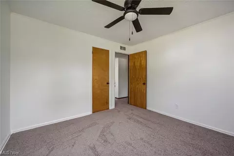 581 Longfellow Dr, Berea, OH 44017 photo 19