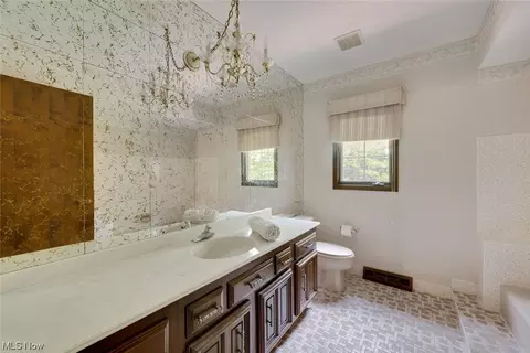 305 Simich Dr, Seven Hills, OH 44131 photo 27