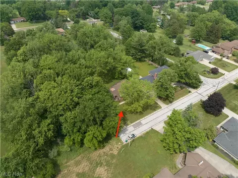 305 Simich Dr, Seven Hills, OH 44131 photo 35