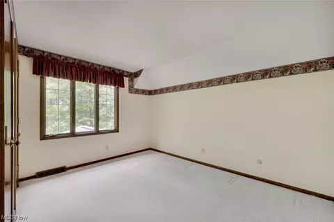 305 Simich Dr, Seven Hills, OH 44131 photo 30