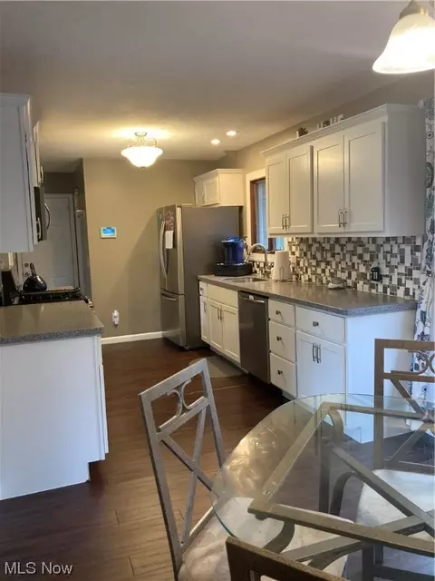 409 Windsor Dr, Elyria, OH 44035 photo 5