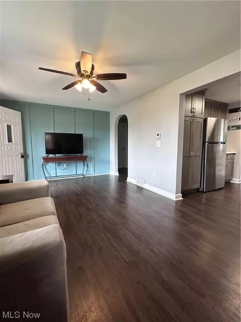 315 Monroe St, Dover, OH 44622 photo 5