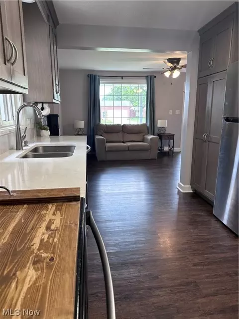 315 Monroe St, Dover, OH 44622 photo 11