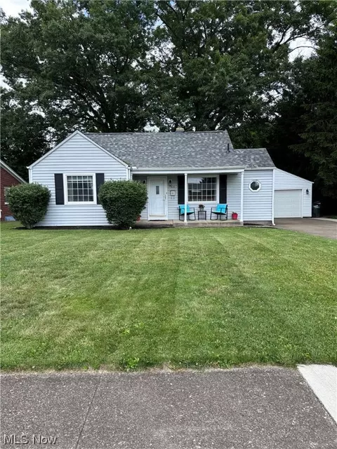 315 Monroe St, Dover, OH 44622 photo 2