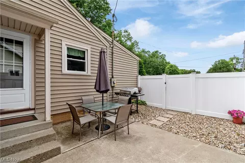 209 E 14th St, Dover, OH 44622 photo 24