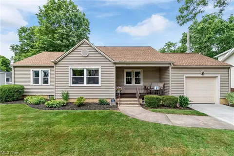 209 E 14th St, Dover, OH 44622 photo 1