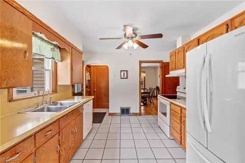 209 E 14th St, Dover, OH 44622 photo 19