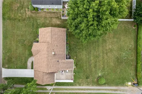 209 E 14th St, Dover, OH 44622 photo 2