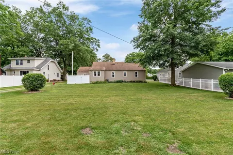 209 E 14th St, Dover, OH 44622 photo 25
